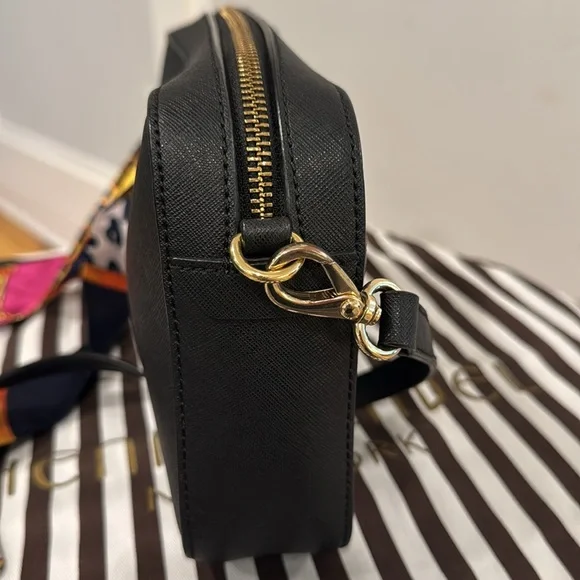 Henri Bendel Bag Black Saffiano Leather Crossbody Bag - Picture 5 of 17